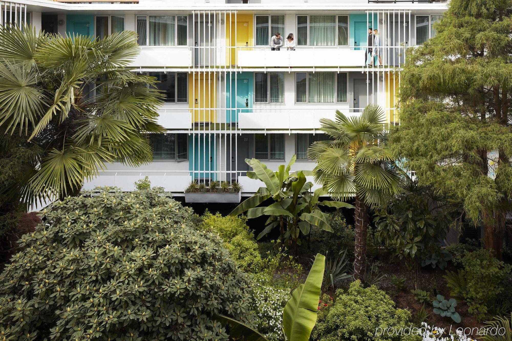 The Burrard Hotel Ванкувър Екстериор снимка