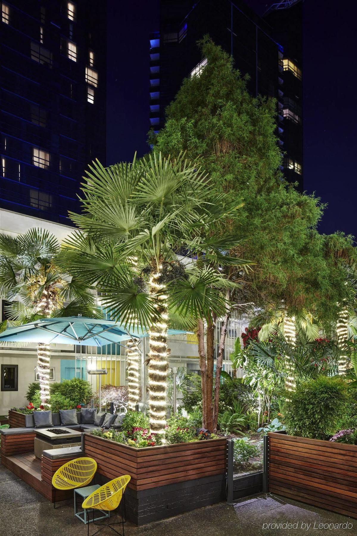 The Burrard Hotel Ванкувър Екстериор снимка